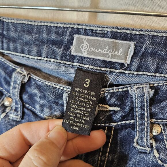 Soundgirl Juniors Size 3 Low Rise Cropped Embellished Sparkle Butt Cute Y2K - Picture 4 of 10